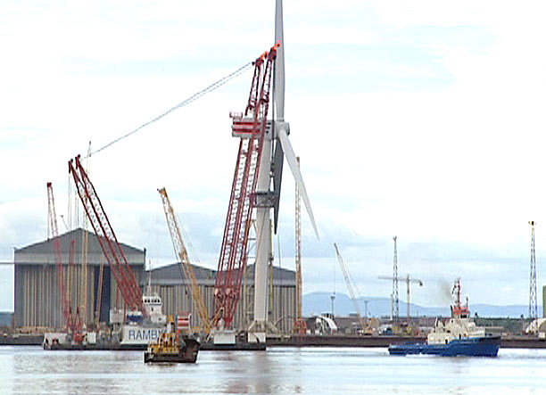The Rambiz and Tug in 'Dance of the Cromarty Rose'