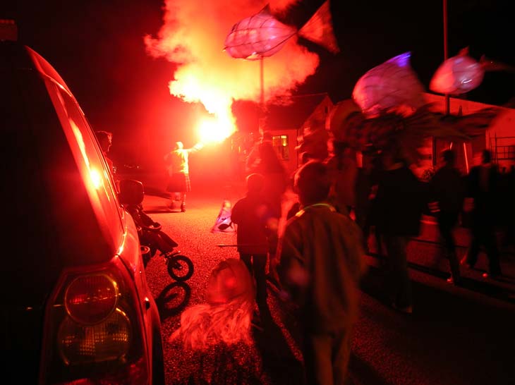 Bonfire Night 2007 - Torch-lit procession begins